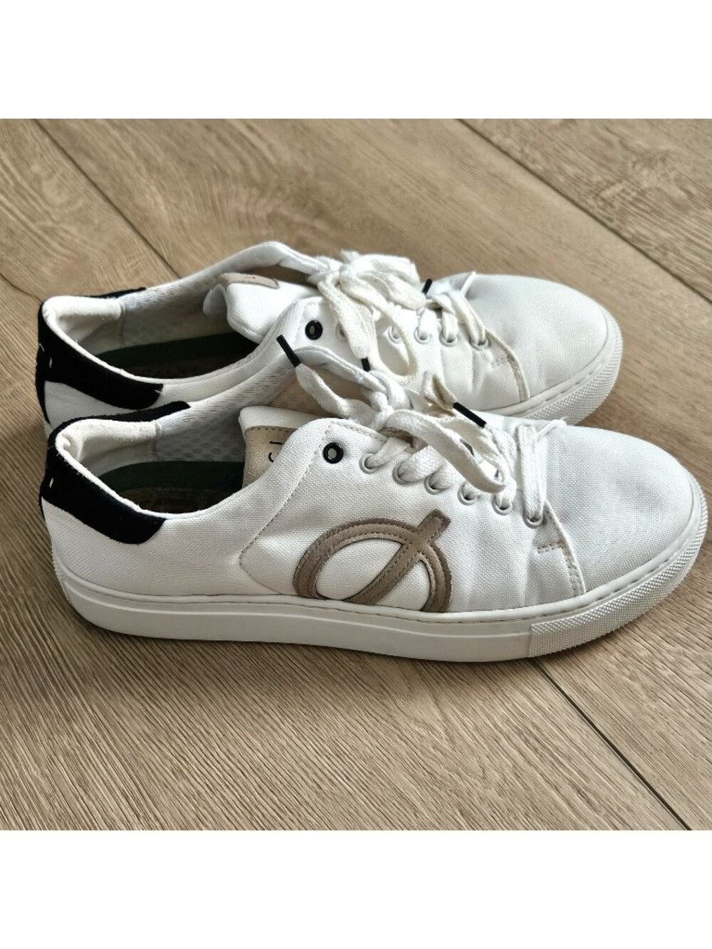LØCI NINE ORIGIN Natural Black Stone Sneakers Womens Shoes Size 9